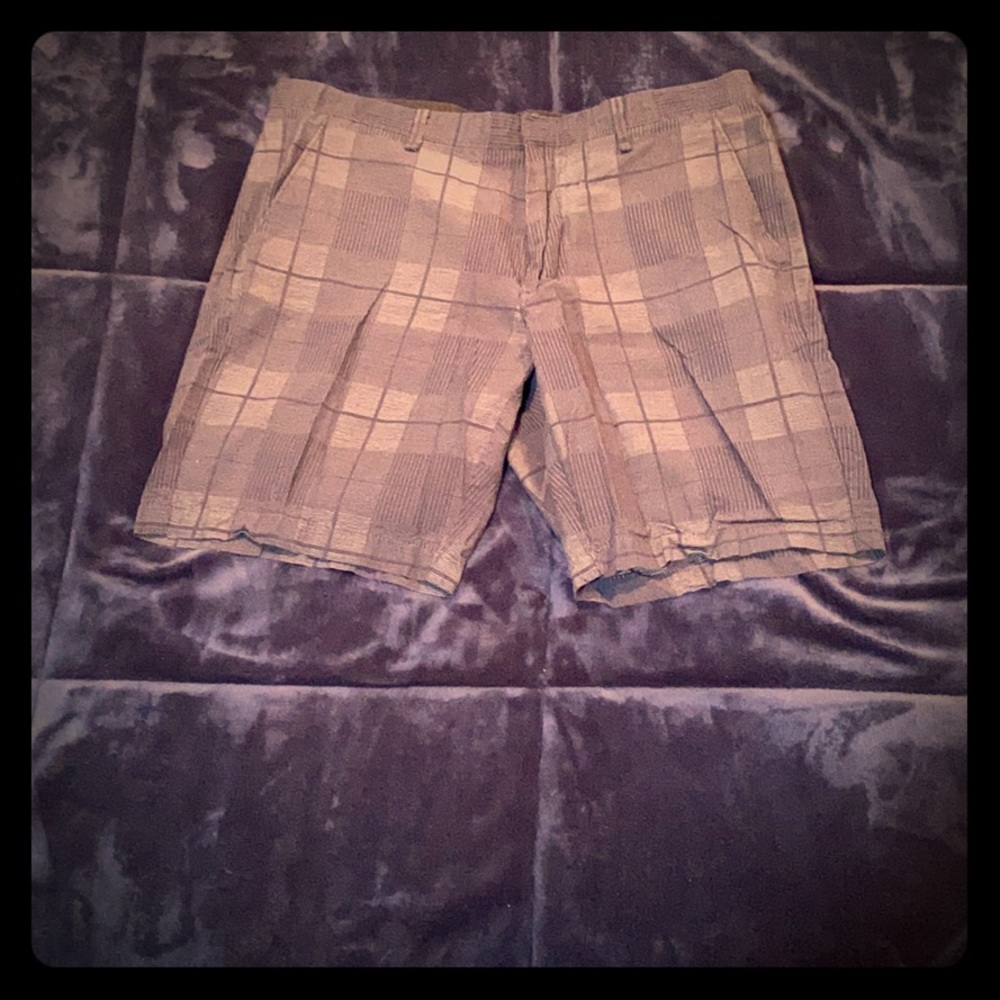 32” Calvin Klein (Above the Knee) Shorts